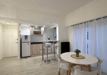 DEPARTAMENTO 2 AMB AL LATERAL EN SEGUNDO CUERPO DEL EDIFICIO.TOTALMENTE RECICLADO Y A ESTRENAR EN PLAZA COLON