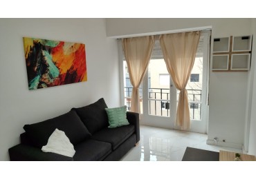 DEPARTAMENTO 2 AMBIENTE A LA CALLE CON BALCON FRANCES EN PLAZA COLON