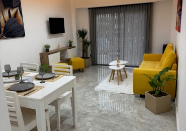 DEPARTAMENTO 2 AMB A LA CALLE CON BALCON SALIENTE Y PATIO EN PLAZA MITRE