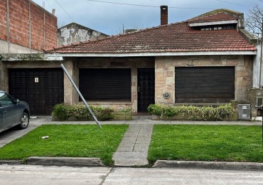 CHALET 4 AMBIENTES CON GARAJE Y QUINCHO SOBRE LOTE DE 234M2 EN VILLA LOURDES
