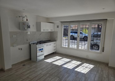 PH 1 AMBIENTE CON PATIO EN PLANTA BAJA A LA CALLE EN VILLA PRIMERA
