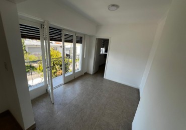 PH 4 AMBIENTES EN PLANTA ALTA CON BALCON SALIENTE A LA CALLE, PATIO TECHADO, TERRAZA Y QUINCHO