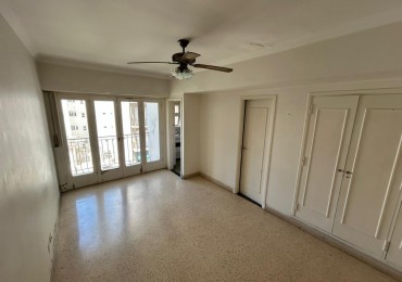 DEPARTAMENTO 1 AMBIENTE A LA CALLE CON BALCON EN ESTADO ORIGINAL