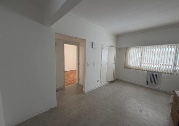 DEPARTAMENTO 3 AMBIENTES AL LATERAL EN PLAZA MITRE