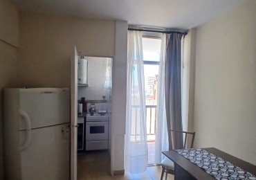 DEPARTAMENTO 1 AMBIENTE AL CONTRAFRENTE CON VISTA ABIERTA EN PLAZA MITRE. APTO CREDITO
