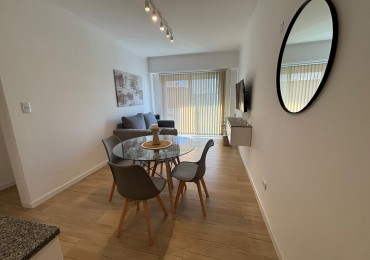 DEPARTAMENTO 2 AMBIENTES A LA CALLE CON BALCON FRANCES EN PLAZA COLON