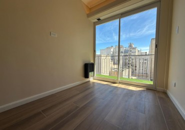 DEPARTAMENTO 1 AMBIENTE CON BALCON SALIENTE A LA CALLE EN PLAZA COLON