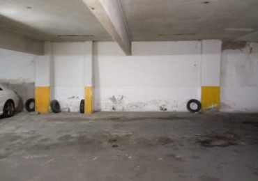ESPACIO DE COCHERA EN EL CENTRO
