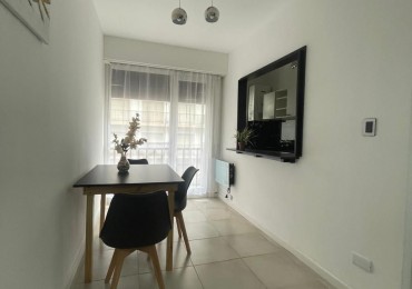 DEPARTAMENTO 1 AMBIENTE CON BALCON SALIENTE A LA CALLE,TOTALMENTE AMOBLADO Y EQUIPADO EN PLAZA COLON