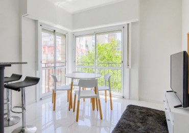 DEPARTAMENTO 2 AMBIENTES AL FRENTE CON BALCON FRANCES EN PLAZA COLON
