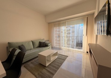 DEPARTAMENTO 3 AMBIENTES RECICLADO AL FRENTE CON DEPENDENCIA Y BALCON SALIENTE EN PLAZA COLON