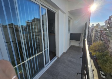 DEPARTAMENTO 2 AMBIENTES AL FRENTE CON BALCON EN PLAZA COLON