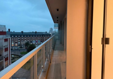 DEPARTAMENTO 2 AMB NOVECCENTO MORENO CON BALCON SALIENTE Y VISTA A PLAZA COLON