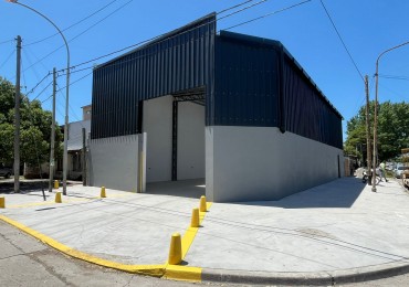 GALPON INDUSTRIAL EN ESQUINA DE 232M2 EN VENTA - MAR DEL PLATA