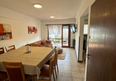 DEPARTAMENTO 2 AMBIENTES AL FRENTE CON DOS BALCONES VENDE Y PERMUTA EN PARQUE LURO