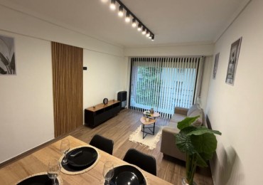 DEPARTAMENTO 2 AMBIENTES CON BALCON A LA CALLE TODO RECICLADO EN PLAZA COLON
