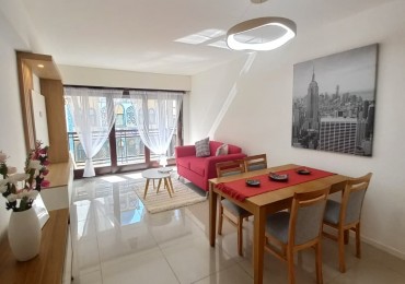 DEPARTAMENTO DE 3 AMBIENTES A LA CALLE CON BALCON SALIENTE EN PLAZA MITRE. APTO CREDITO