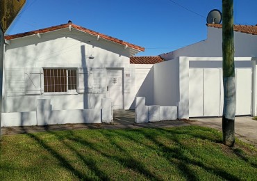 CASA 3 AMBIENTES CON GARAJE EN LOTE PROPIO DE 130M2 EN EL BARRIO LAS AVENIDAS