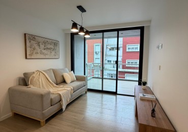 DEPARTAMENTO 2 AMB NOVECCENTO MORENO CON BALCON SALIENTE Y VISTA A PLAZA COLON