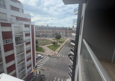 DEPARTAMENTO 2 AMB A LA CALLE EN EDIFICIO NOVECCENTO MORENO CON BALCON Y VISTA A PLAZA COLON