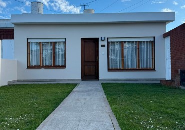 CASA AMERICANA DE 3 AMBIENTES EN EL BARRIO  EL GAUCHO  VENDE Y PERMUTA