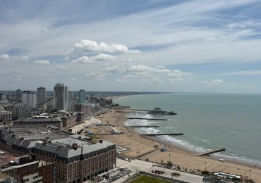 DEPARTAMENTO 3 AMB CON BALCON FRANCES Y VISTA AL MAR EN EDIFICIO  COSMOS 